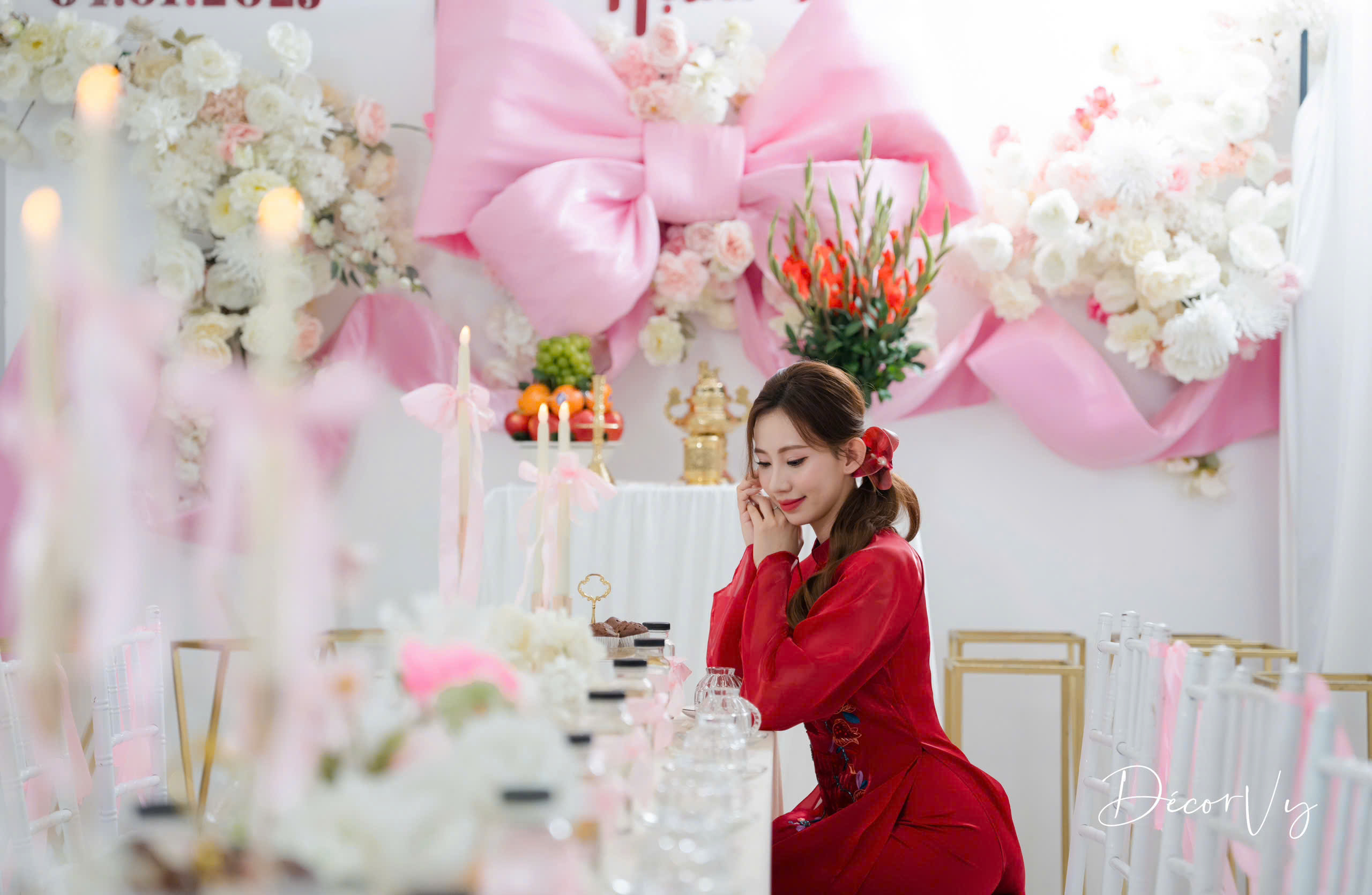 Trang trí Gia tiên tông nơ hồng nữ tính 