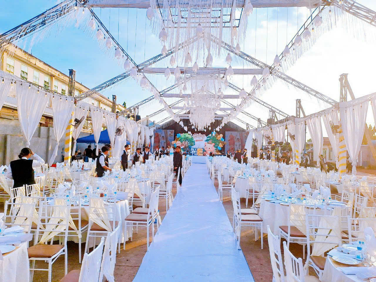 Rạp cưới trong suốt size lớn cao cấp 